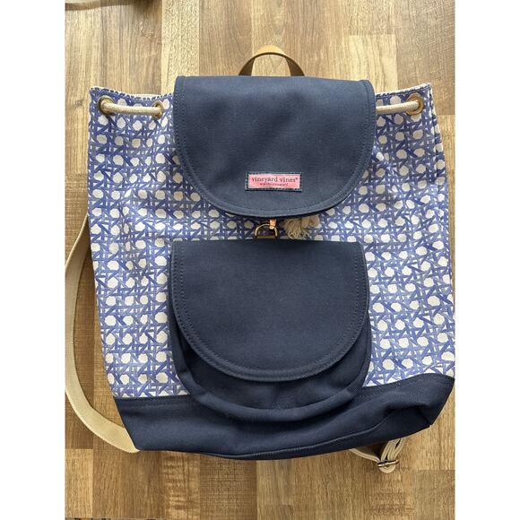 Women's Vineyard Vines Cottagecore Painted Rattan Canvas Waterproof Backpack - Picture 1 of 4